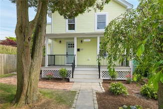 13 Carey St, Newport, RI 02840