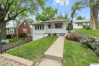 6236 Poppleton Ave, Omaha, NE 68106