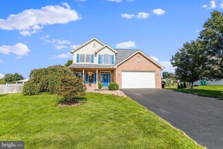1679 Rosehill Ct, Chambersburg, PA 17202