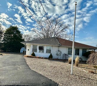 2057 Yorktowne Blvd, Toms River, NJ 08753
