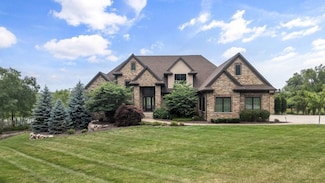 1745 Glen Oaks Dr, West Des Moines, IA 50266
