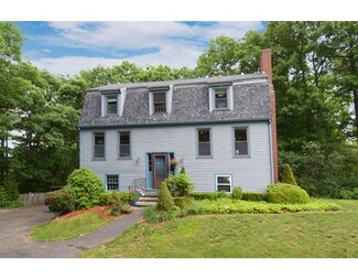 124 Hull St, Beverly, MA 01915