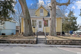 1322 Glencoe Ln, Bettendorf, IA 52722