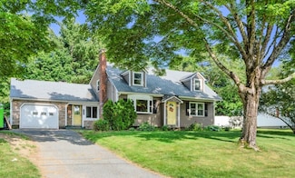 34 Irving Dr, Walpole, MA 02081