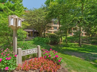 1409 Burr Oak Rd Unit 207A, Hinsdale, IL 60521