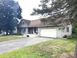 51 Winding Brook Ln, Meriden, CT 06450
