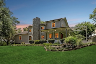 371 Maple St, Gordonsville, TN 38563