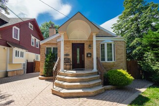 41-16 249th St, Flushing, NY 11363