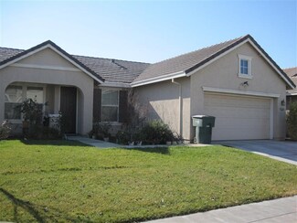 5284 E Kaviland Ave, Fresno, CA 93725