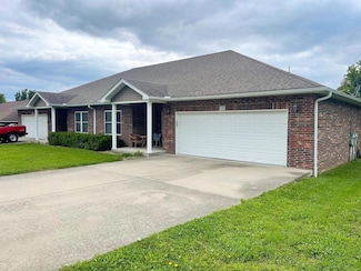 529 Broadridge Dr, Jackson, MO 63755