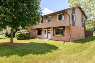 W167N11566 Bishop Dr, Germantown, WI 53022
