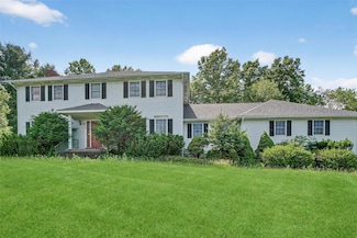 561 Toleman Rd, Rock Tavern, NY 12575