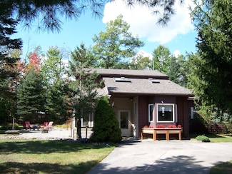 142 Lorna Ln, Roscommon, MI 48653