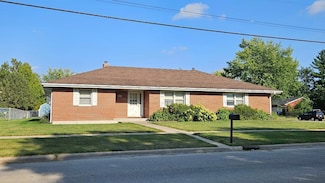 844 S 7th St, Dekalb, IL 60115