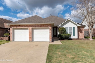 155 Kingspointe Cir, Lafayette, LA 70508