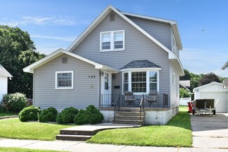 749 W 4th St, Winona, MN 55987