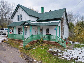 624 6th St, Lake Linden, MI 49945