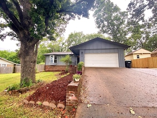 919 Mike Ave, Tahlequah, OK 74464