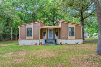 202 Holland Dr, Defuniak Springs, FL 32433