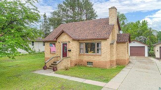 232 E Boundary St, Ely, MN 55731