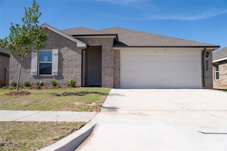 10305 NW 28th St, Yukon, OK 73099