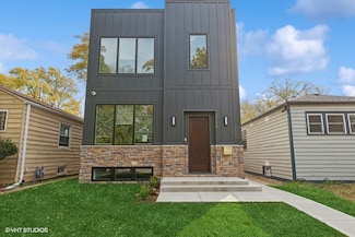 2126 Cleveland St, Evanston, IL 60202
