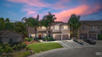 2102 Via Tuscania Ave, Delano, CA 93215