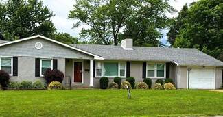 1105 N Washington St, Farmington, MO 63640