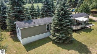 11460 W Broomfield Rd, Remus, MI 49340