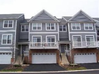 296 Hickory Ln, South Elgin, IL 60177