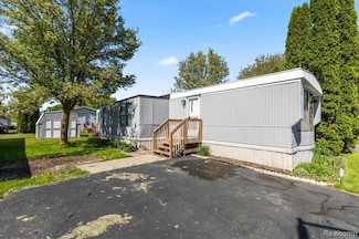 351 N Squirrel Rd, Auburn Hills, MI 48326