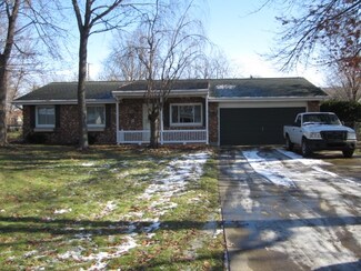1319 Northwood Dr, Nappanee, IN 46550