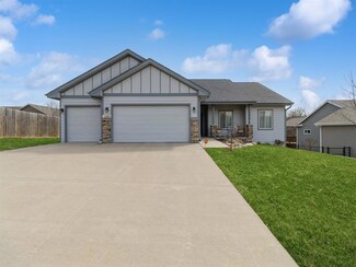 902 N Kenwood Blvd, Indianola, IA 50125