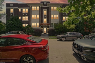 910 Greenway Ct Unit 8, Norfolk, VA 23507