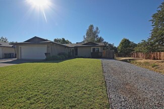 1197 Woodside Meadows Dr, Redding, CA 96002