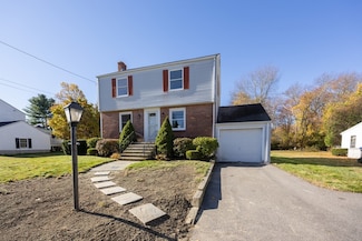 16 North Ave, Mendon, MA 01756