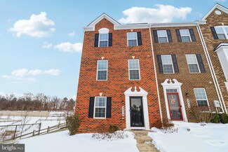 9934 New Pointe Dr, Upper Marlboro, MD 20774