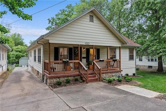 2521 W 47th Terrace, Westwood, KS 66205