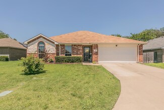1825 Northridge Dr, Terrell, TX 75160