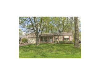 8207 Barkley Ln, Overland Park, KS 66204