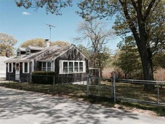 9 Graham St, Wareham, MA 02571