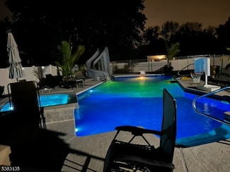 151 2nd St, Somerset, NJ 08873