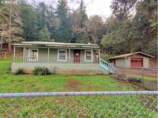 260 SW Western Ave, Myrtle Creek, OR 97457