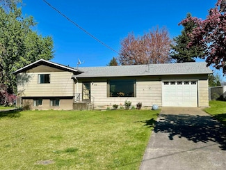 3115 6th St, Lewiston, ID 83501