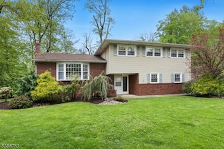 9 Copperfield Rd, Scotch Plains, NJ 07076