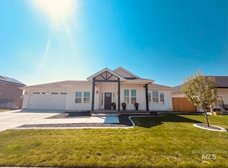 1045 SW Camille Dr, Mountain Home, ID 83647