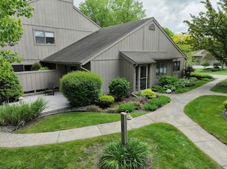 2339 Bay Woods Ct Unit 17, Bay City, MI 48706