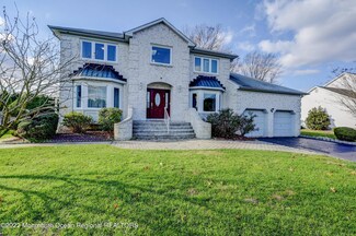 9 Woodhollow Dr, Manalapan, NJ 07726