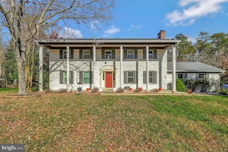 15590 Oak Glen Cir, Hughesville, MD 20637