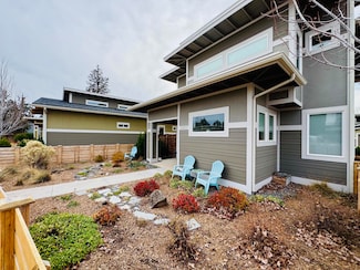 63373 N West Milestone Dr, Bend, OR 97703